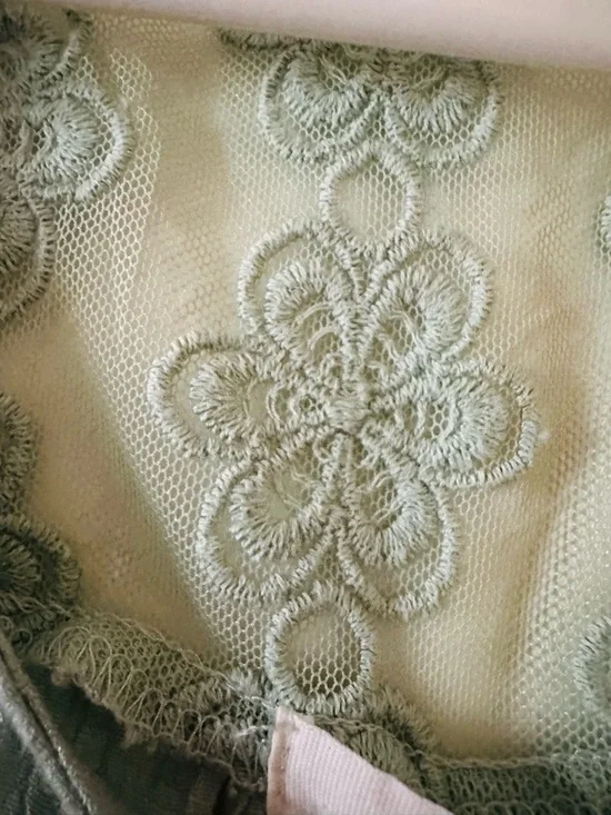 mine Long Sleeve Blouse Women’s size Medium Mint Green Lace-Trim - Picture 3 of 14